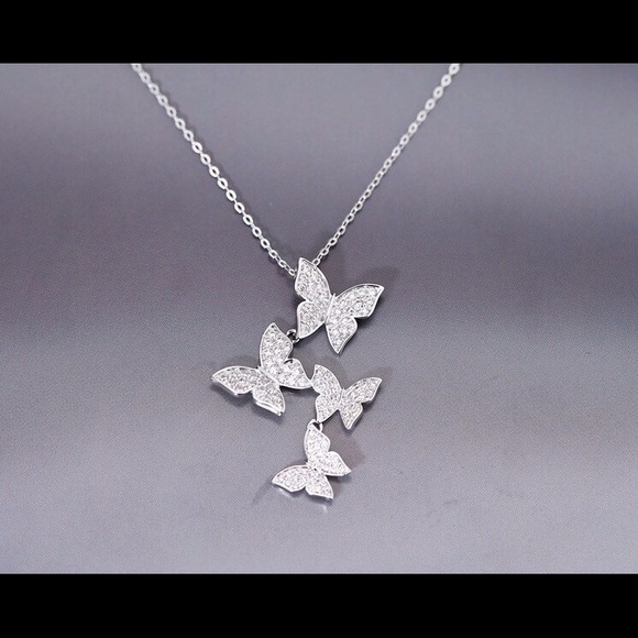 ❤️ STERLING SILVER (925) ZIRCON BUTTERFLY NECKLACE - Picture 4 of 8